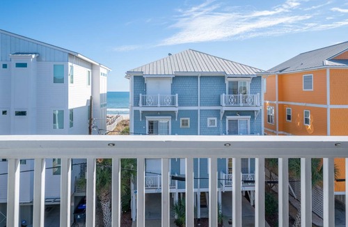 Carolina Beach House | House ∙ 3 bedrooms ∙ 8 guests