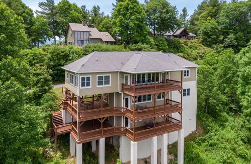 Blowing Rock House | House ∙ 3 bedrooms ∙ 10 guests