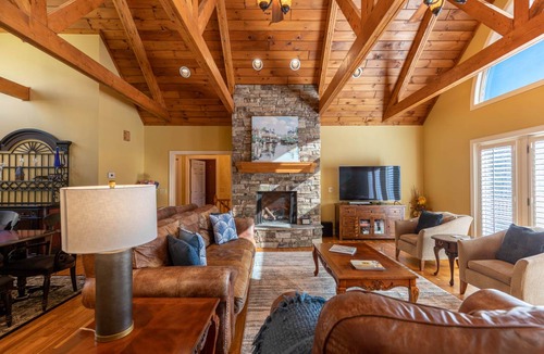 Sugar Grove House | House ∙ 3 bedrooms ∙ 8 guests