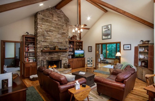 Brevard House | House ∙ 3 bedrooms ∙ 6 guests