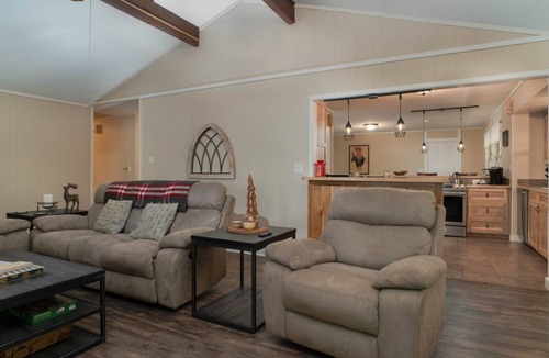 Brevard House | House ∙ 3 bedrooms ∙ 8 guests