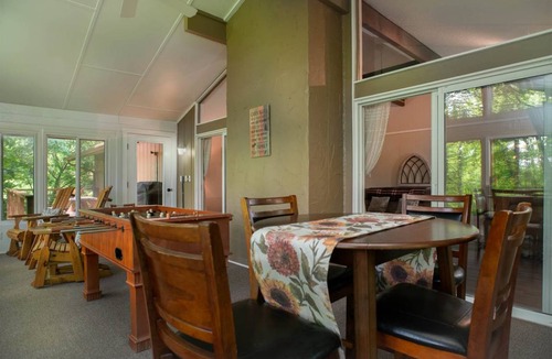 Brevard House | House ∙ 3 bedrooms ∙ 8 guests
