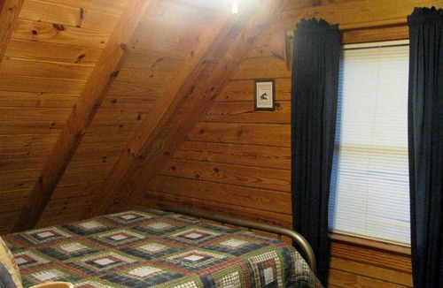 Cullowhee House | House ∙ 3 bedrooms ∙ 6 guests