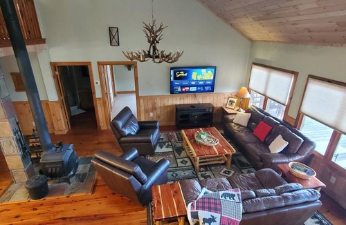 West Jefferson House | House ∙ 4 bedrooms ∙ 11 guests