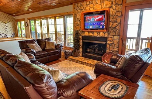 West Jefferson House | House ∙ 4 bedrooms ∙ 10 guests