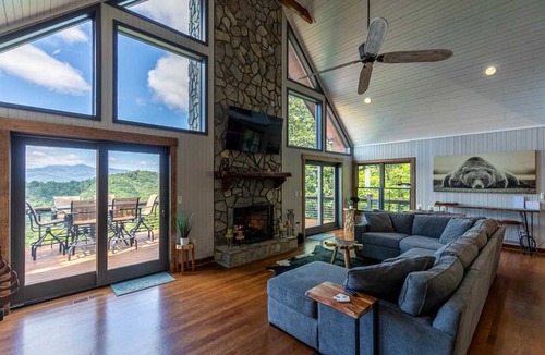 Apple Ridge House | House ∙ 4 bedrooms ∙ 12 guests