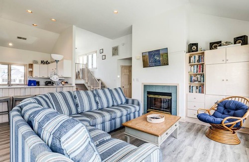 Monteray Shores House | House ∙ 4 bedrooms ∙ 13 guests