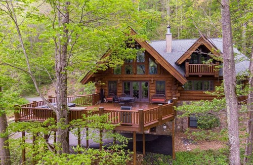 West Jefferson House | House ∙ 5 bedrooms ∙ 13 guests
