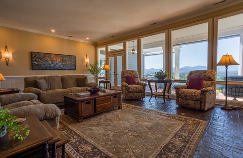 Woodfin House | House ∙ 5 bedrooms ∙ 10 guests