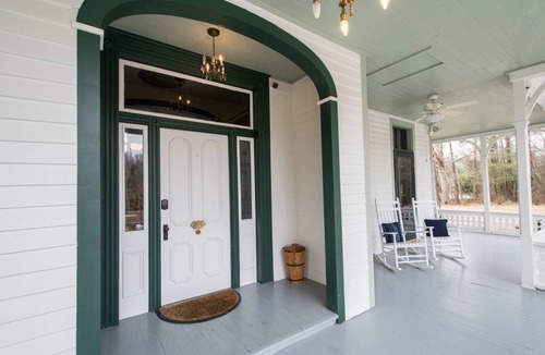 Hendersonville House | House ∙ 6 bedrooms ∙ 16 guests