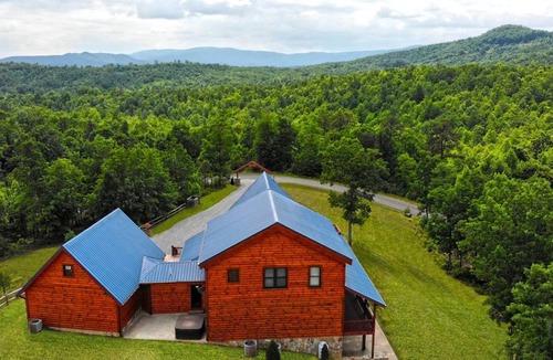 Dobson House | House ∙ 6 bedrooms ∙ 16 guests