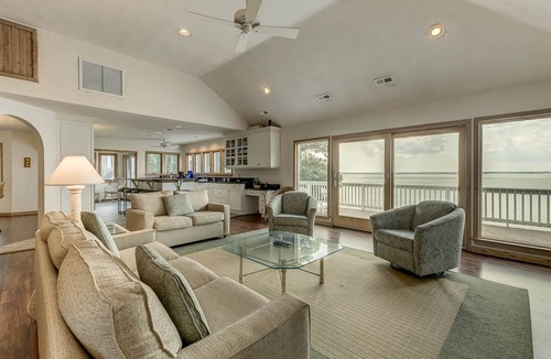 Monteray Shores House | House ∙ 6 bedrooms ∙ 17 guests