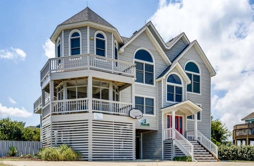 Whalehead Beach House | House ∙ 7 bedrooms ∙ 20 guests