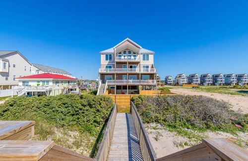 Surf City House | House ∙ 8 bedrooms ∙ 22 guests