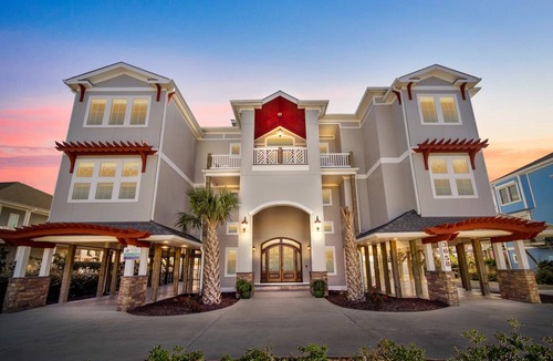 North Topsail Beach House | House ∙ 8 bedrooms ∙ 26 guests
