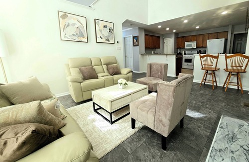 Morrisville House | House near RDU and RTP with modern bathrooms and first floor bedroom