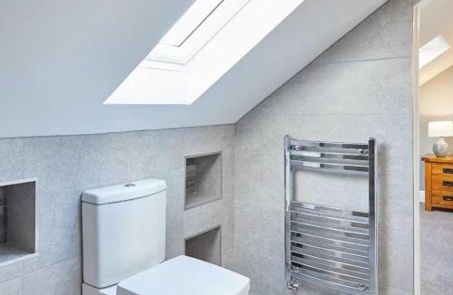 Newcastle-upon-Tyne House | House Sleeps 10 with Parking and Garden