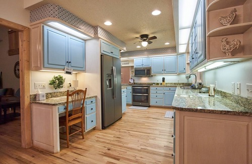 Foscoe House | HUGE 5BR, 4.5BA, 3 King Suites, Dog Friendly!