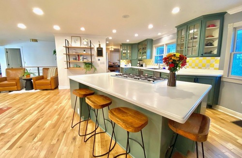 Mars Hill House | Huge Estate w/2 homes, fishing pond, private day spa, hot tub, & pizza oven