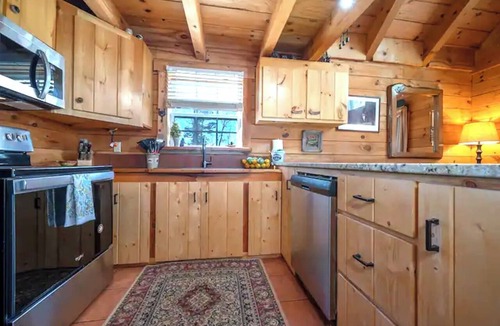 Lake Lure Cabin | Huge lake/mountain/Beach views/HotTub/pets/Canoe