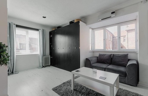 Hull Old Town Apartment | Hullidays - Trinity Studio Apt.