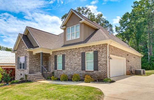 Normal House | Huntsville Home Base w/Yard + Patio!