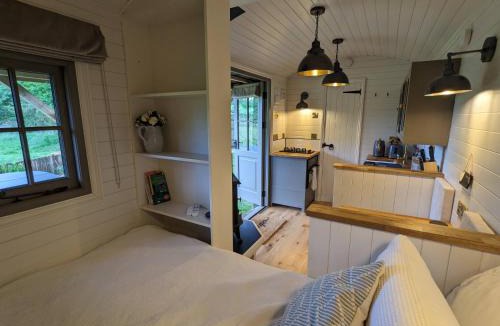 New Forest District Apartment | Hut in the Forest