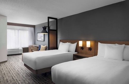 Charlotte Hotel | Hyatt Place Charlotte Airport/Lake Pointe