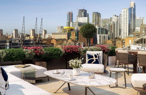 Uxbridge North Apartment | Hybrid Resi - Uxbridge | 3 Bed Apartment