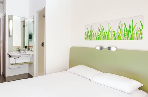 Beaconsfield Hotel | Ibis Budget Beaconsfield