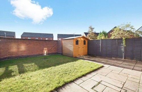 Wolverhampton House | Ideal 3 bed House in Wolverhampton - Parking