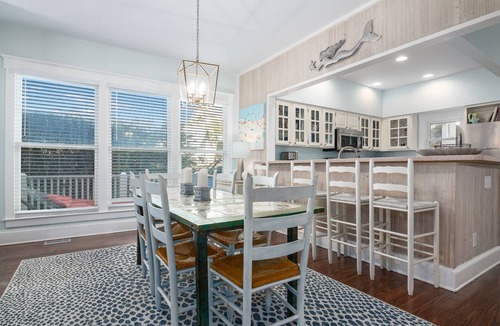 Killegray Ridge House | Ideal location! Charming 3 BD 2.5 BA. Steps to beach. Dog friendly! New Cart!