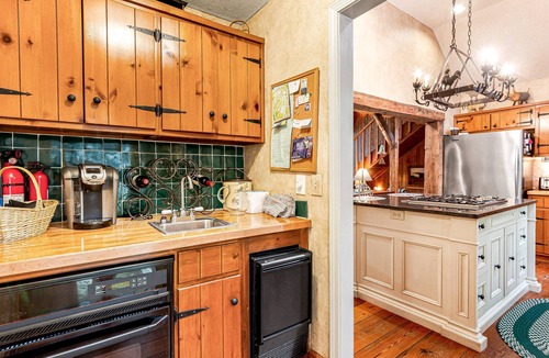 Lake Toxaway House | Ideal Mountain Lodge Living on Lake Toxaway