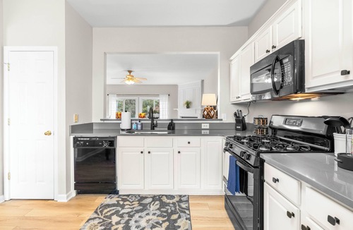 Long Lake House | Ideal Short or Mid-Term 3B/2B Rental Townhome in N. Raleigh–Near RTP/Cary/Durham