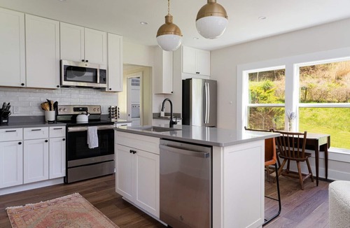Mars Hill Apartment | Idyllic Asheville Countryside Home on 70 Acres
