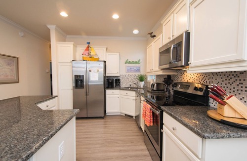 Emerald Isle Cottage | Immaculate, 4 Bedrooms/4 Bath, w/Pool, Exterior Elevator and Golf Cart