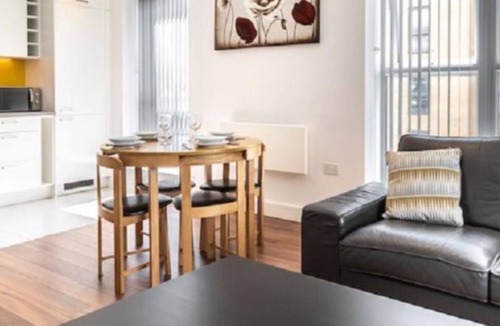 Reading Apartment | Impeccable 2-Bed Apartment in Reading