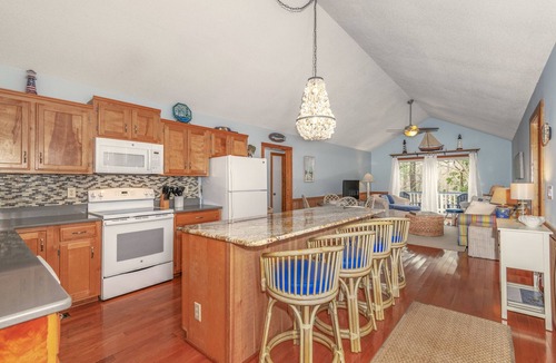Sea Scape House | In Heart of Kitty Hawk! 3BR. Near golf & shops.