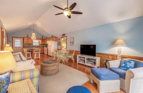Sea Scape House | In Heart of Kitty Hawk! 3BR. Near golf & shops.