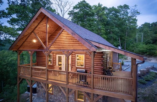 Bryson City Cabin | Incredible Views, Hot Tub, Pool Table, Waterfalls, Hiking