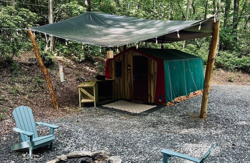 Brevard Cabin | Indian Attack Cabin Tent - Wi-Fi