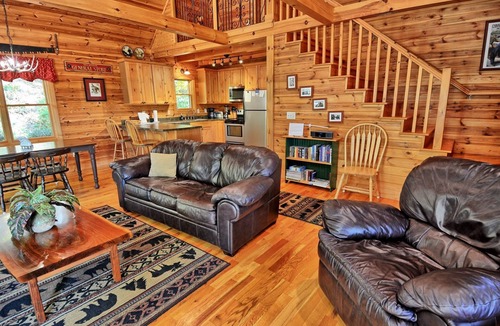 West Jefferson Cabin | Indian Cove-Open for Bookings! Hot Tub, Pool Table, WIFI, Gas FP, Fire Pit