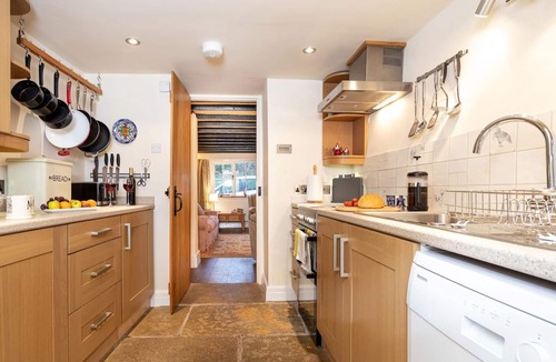 Ingleton Cottage | Ingleton 2-bed Cottage, Sleeps 4, Pet Ok & Parking