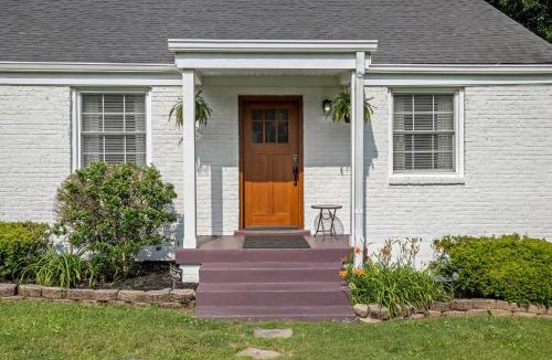 Inglewood House | Inglewood East Nashville Home - Large Yard & Private Deck - Free Parking