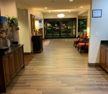 Clinton Hotel | Inn at Clinton
