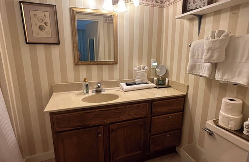 Oriental Bed & Breakfast | Inn at Oriental