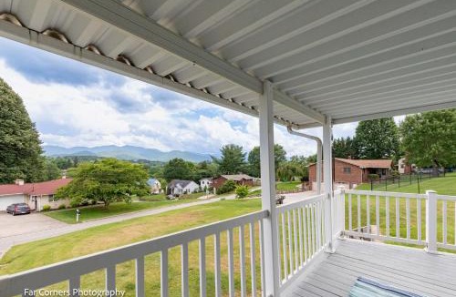 Canton Villa | Inn Between-Asheville/Waynesville