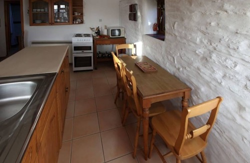 Cenarth Cottage | Inviting 2-bed Cottage in Newcastle Emlyn