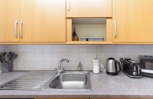 Tollcross Apartment | Inviting 2BDR Home Close to Edinburgh Castle