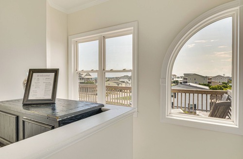 Atlantic Beach Apartment | Inviting Atlantic Beach Townhome ~ 1/2 Mi to Ocean